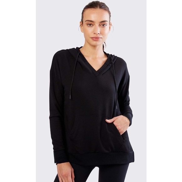 Splits59 Maddie Hooded Pullover in Black. - Picture 1 of 9